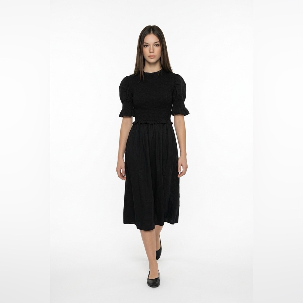 NWT GAP Puff Sleeved Smocked Midi Dress